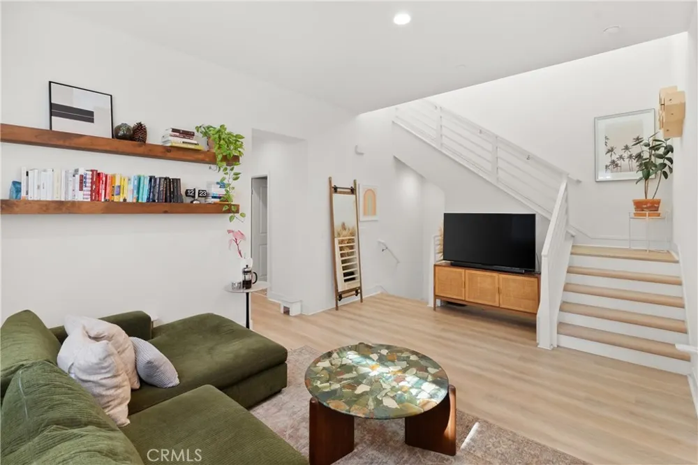710 W Tribella Court Santa Ana, CA 92703