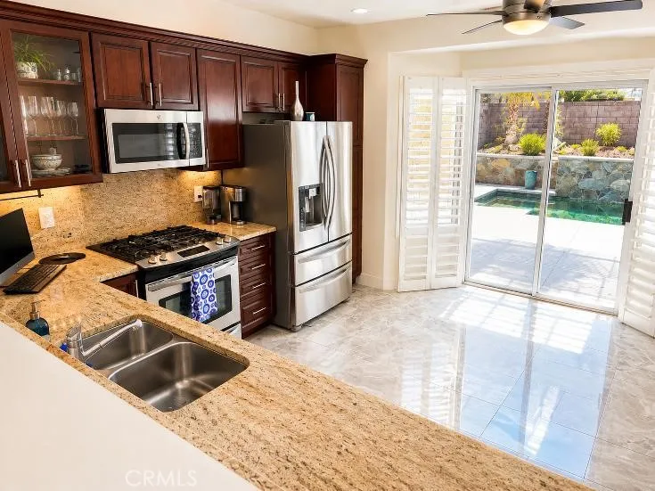 78582 Hampshire Avenue Palm Desert, CA 92211