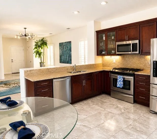 78582 Hampshire Avenue Palm Desert, CA 92211