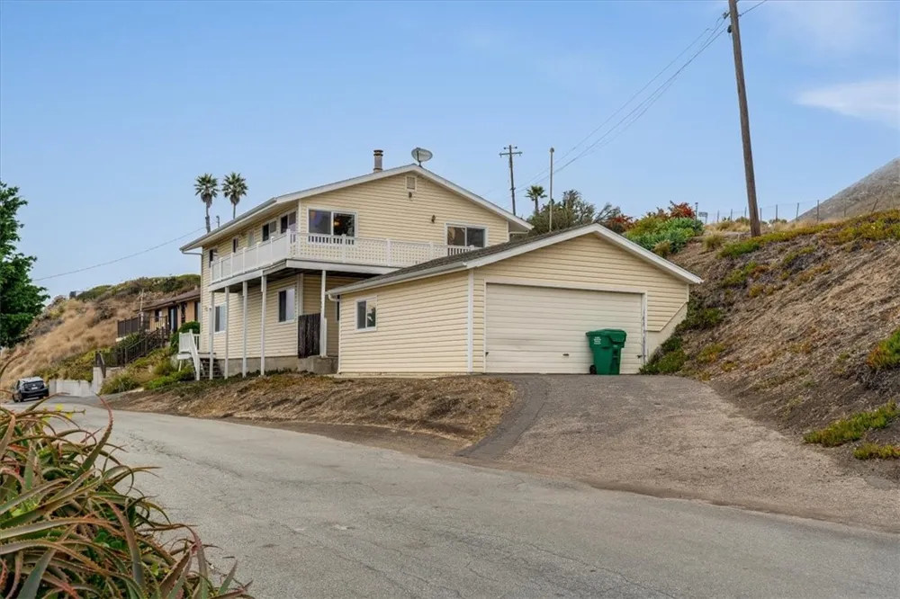1097 Saint Mary Cayucos, CA 93430