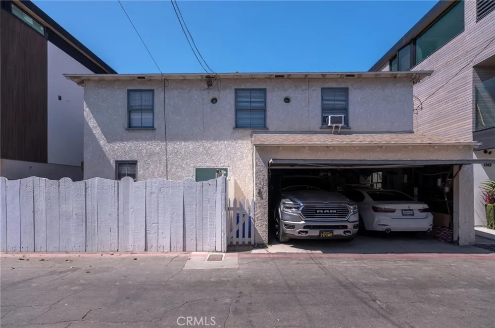 60 18th Street Hermosa Beach, CA 90254