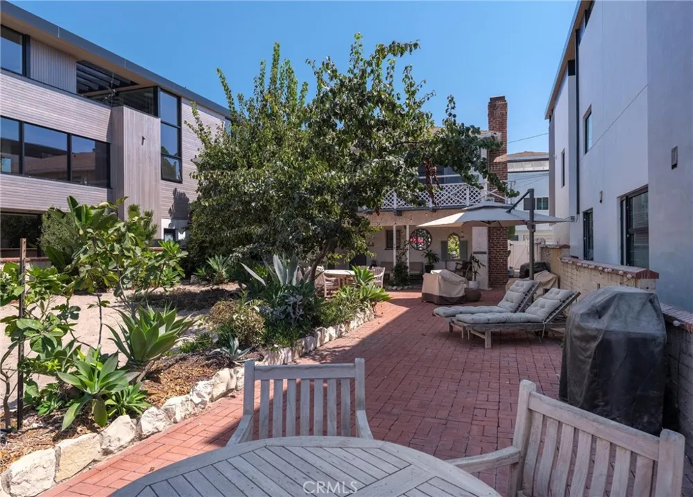 60 18th Street Hermosa Beach, CA 90254
