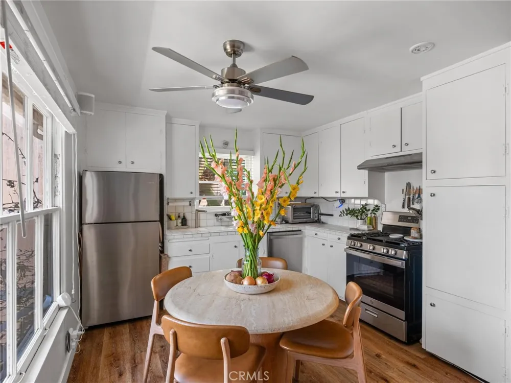 60 18th Street Hermosa Beach, CA 90254