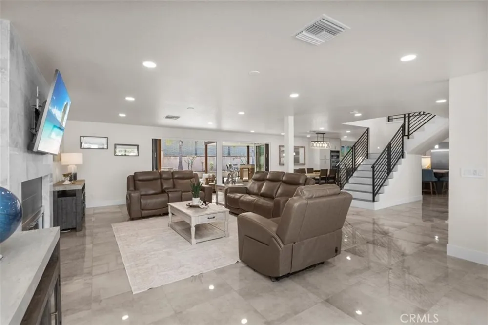 17130 Courtney Huntington Beach, CA 92649