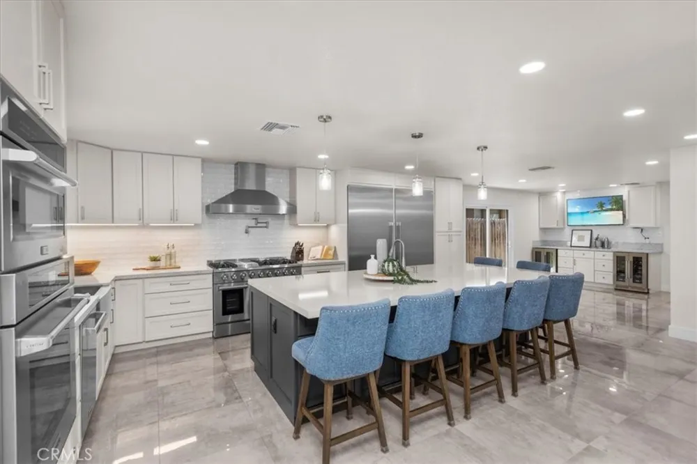 17130 Courtney Huntington Beach, CA 92649