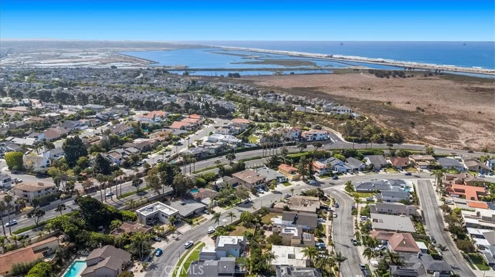 17130 Courtney Huntington Beach, CA 92649