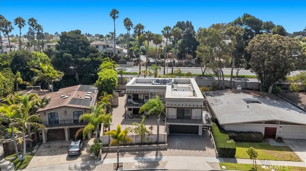 17130 Courtney Huntington Beach, CA 92649