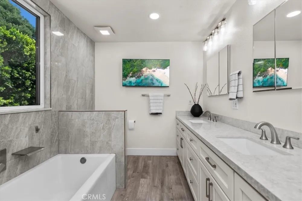 17130 Courtney Huntington Beach, CA 92649