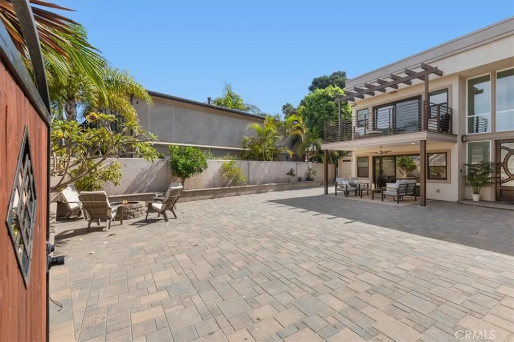 17130 Courtney Huntington Beach, CA 92649