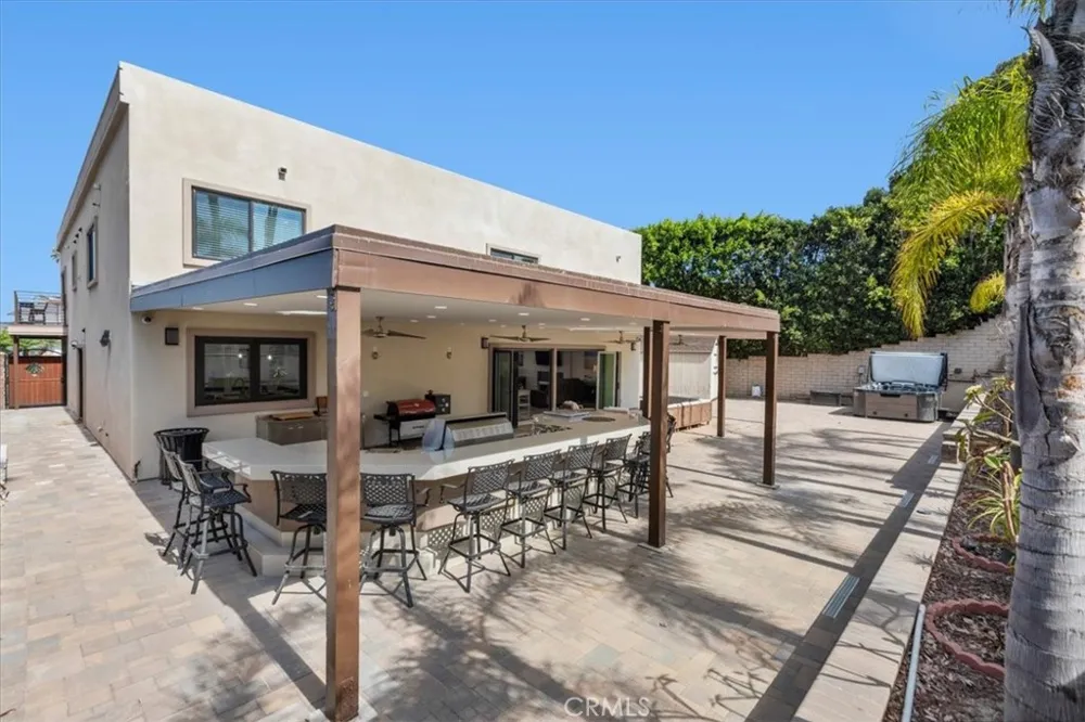 17130 Courtney Huntington Beach, CA 92649