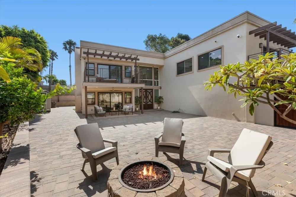 17130 Courtney Huntington Beach, CA 92649