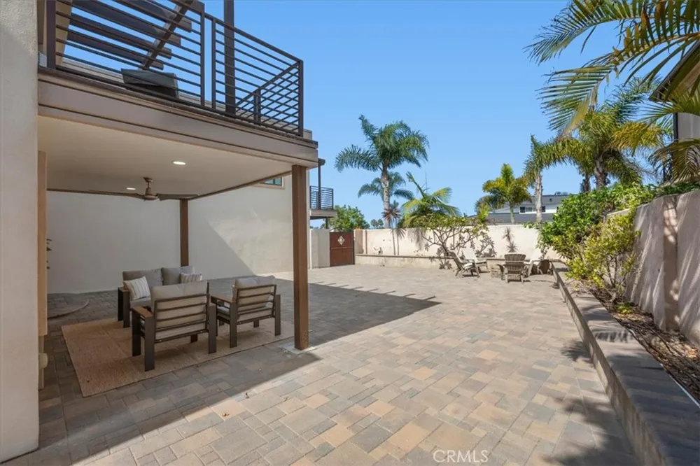 17130 Courtney Huntington Beach, CA 92649
