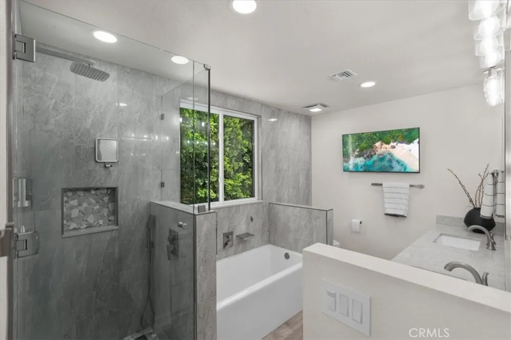 17130 Courtney Huntington Beach, CA 92649
