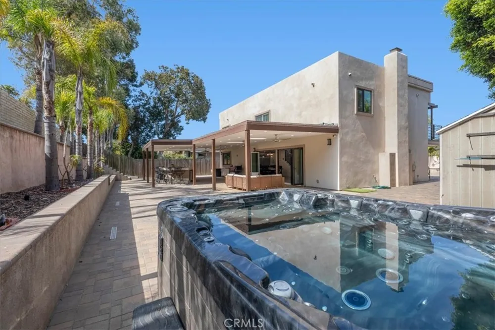 17130 Courtney Huntington Beach, CA 92649