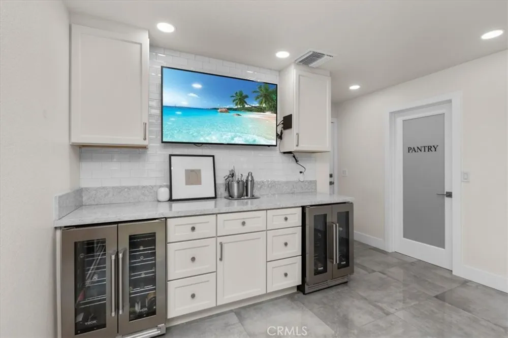 17130 Courtney Huntington Beach, CA 92649