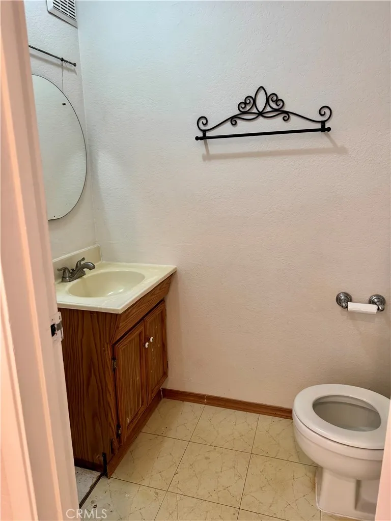 1231 Hillandale Avenue #10 La Habra, CA 90631