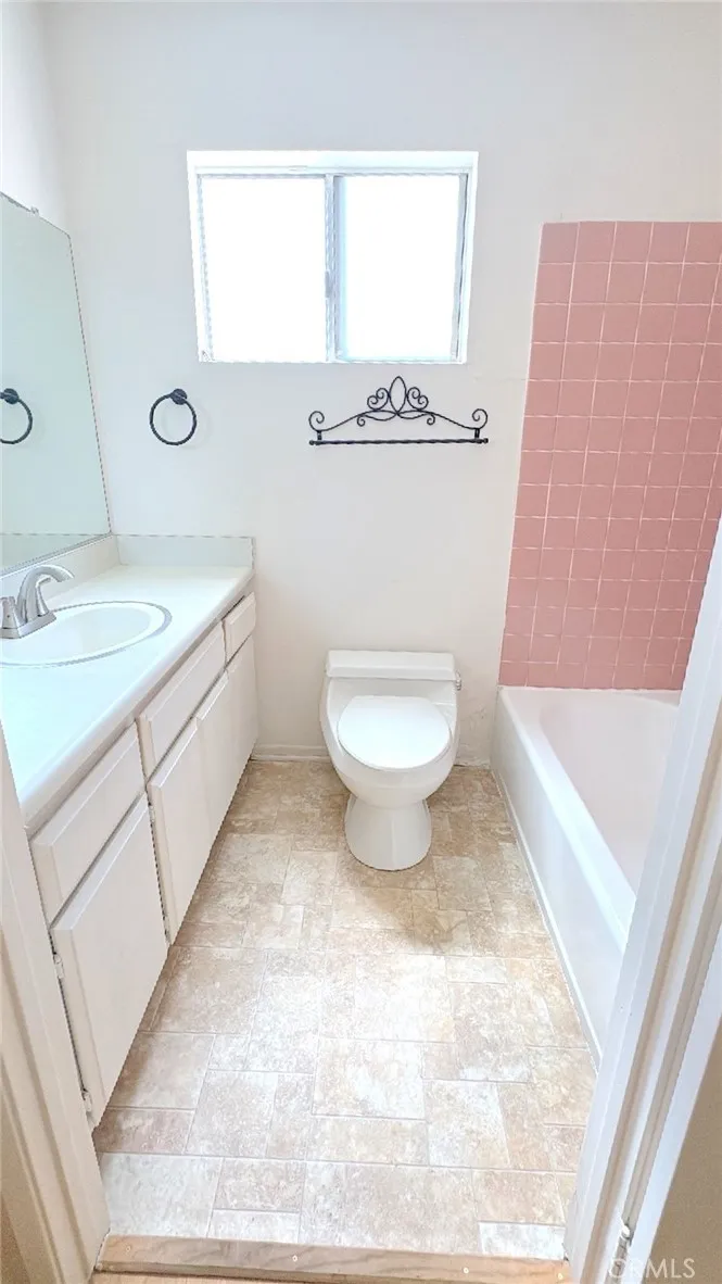 1231 Hillandale Avenue #10 La Habra, CA 90631