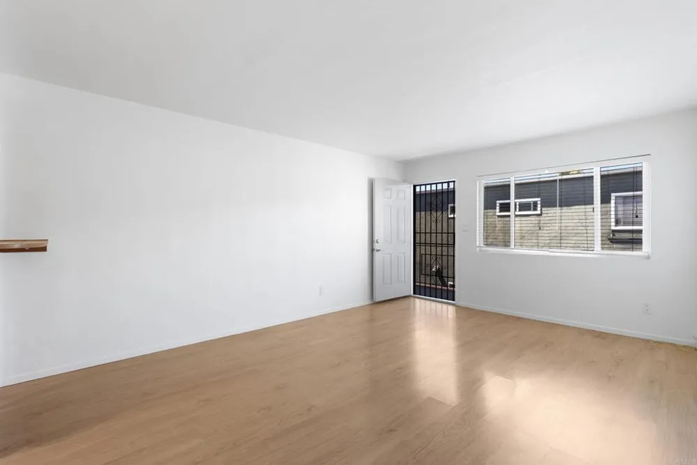 4633 Bancroft Street #8 San Diego, CA 92116