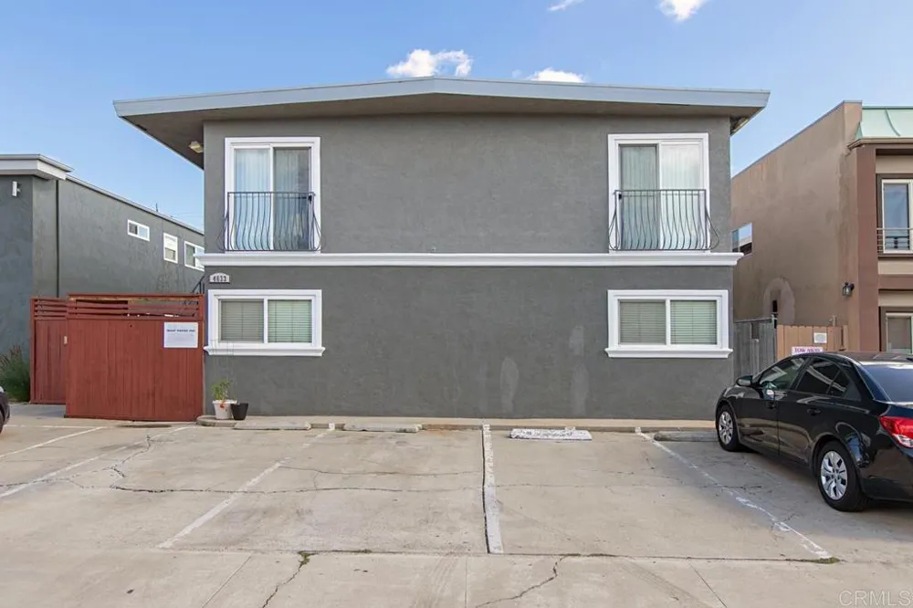4633 Bancroft Street #8 San Diego, CA 92116