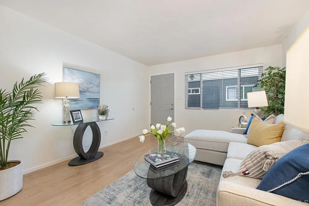 4633 Bancroft Street #8 San Diego, CA 92116