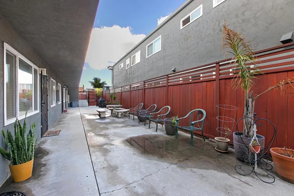 4633 Bancroft Street #8 San Diego, CA 92116