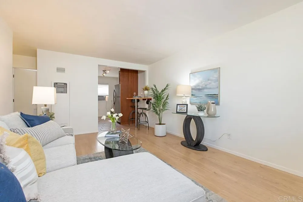 4633 Bancroft Street #8 San Diego, CA 92116