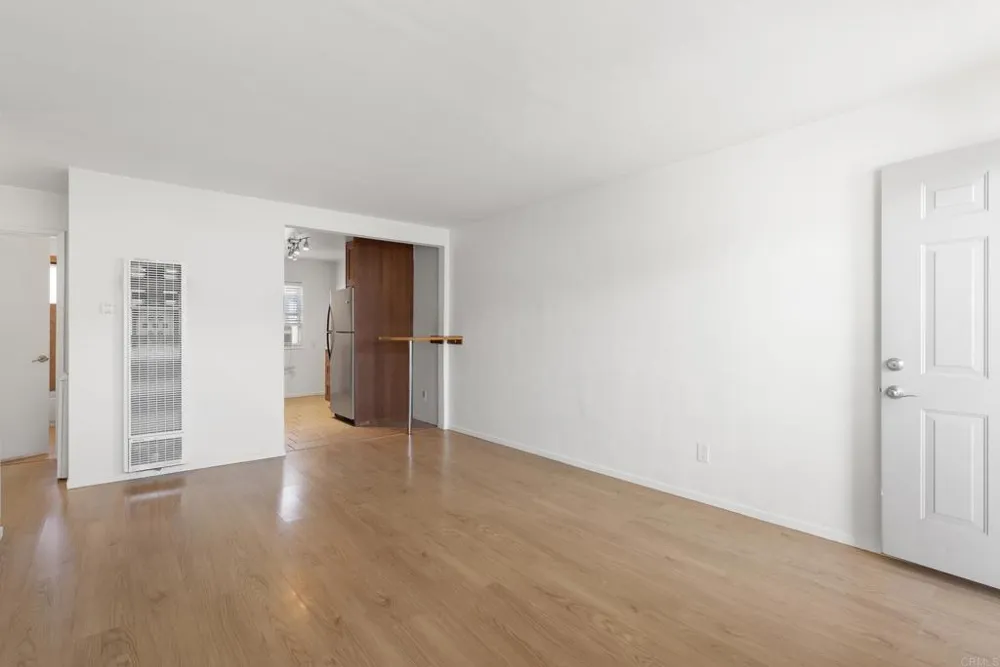 4633 Bancroft Street #8 San Diego, CA 92116
