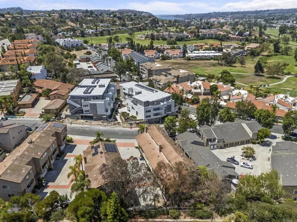 7546 Romeria Street Carlsbad, CA 92009