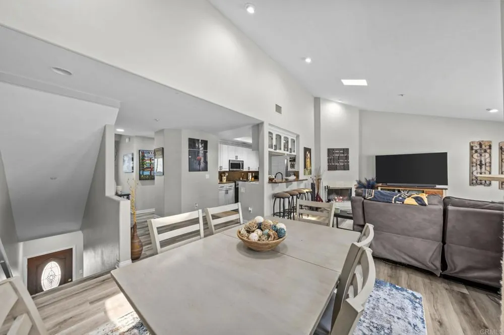 7546 Romeria Street Carlsbad, CA 92009
