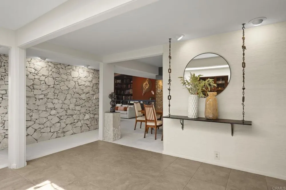 5860 Cactus Way La Jolla, CA 92037