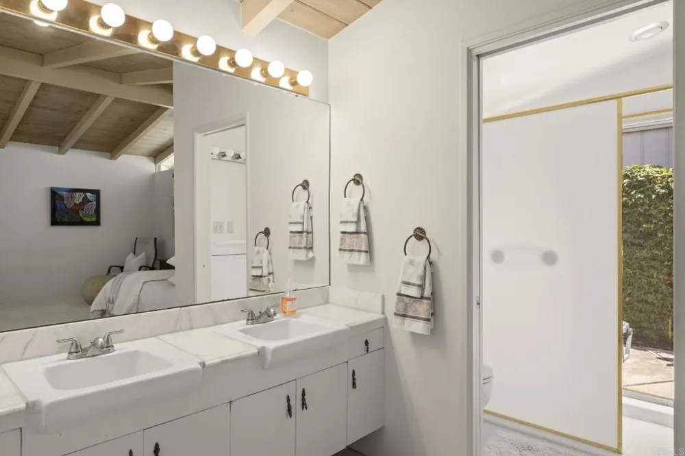 5860 Cactus Way La Jolla, CA 92037