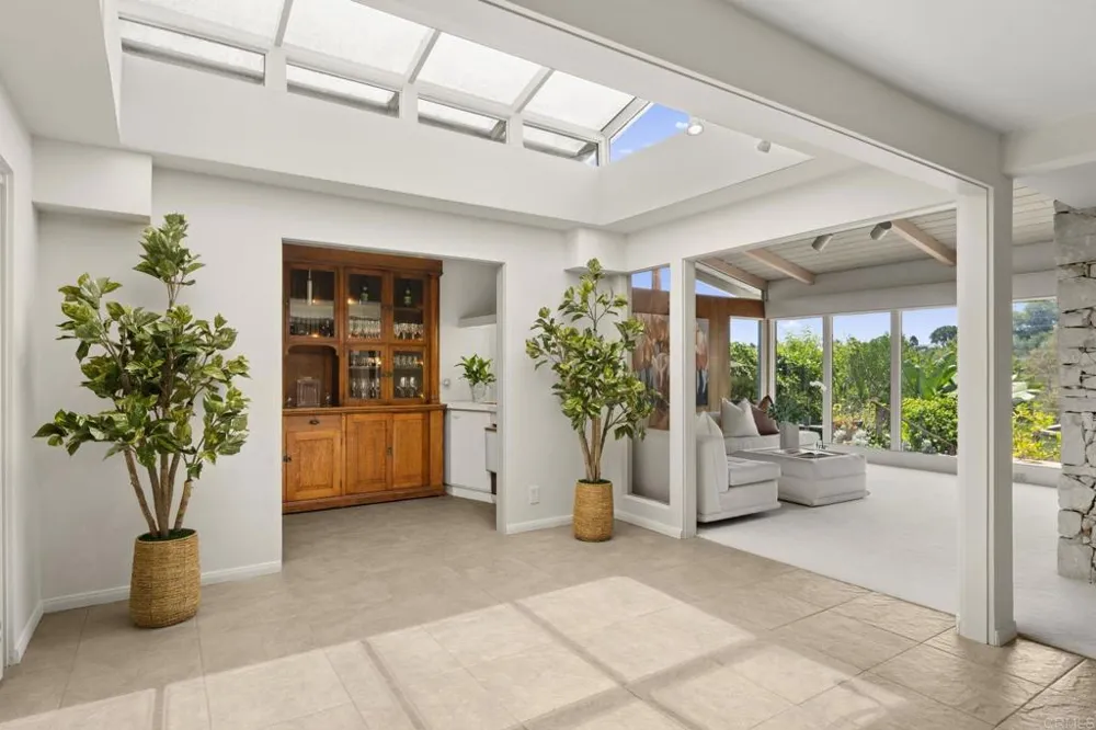 5860 Cactus Way La Jolla, CA 92037