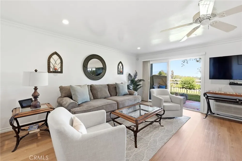 3364 Punta Alta Laguna Woods, CA 92637