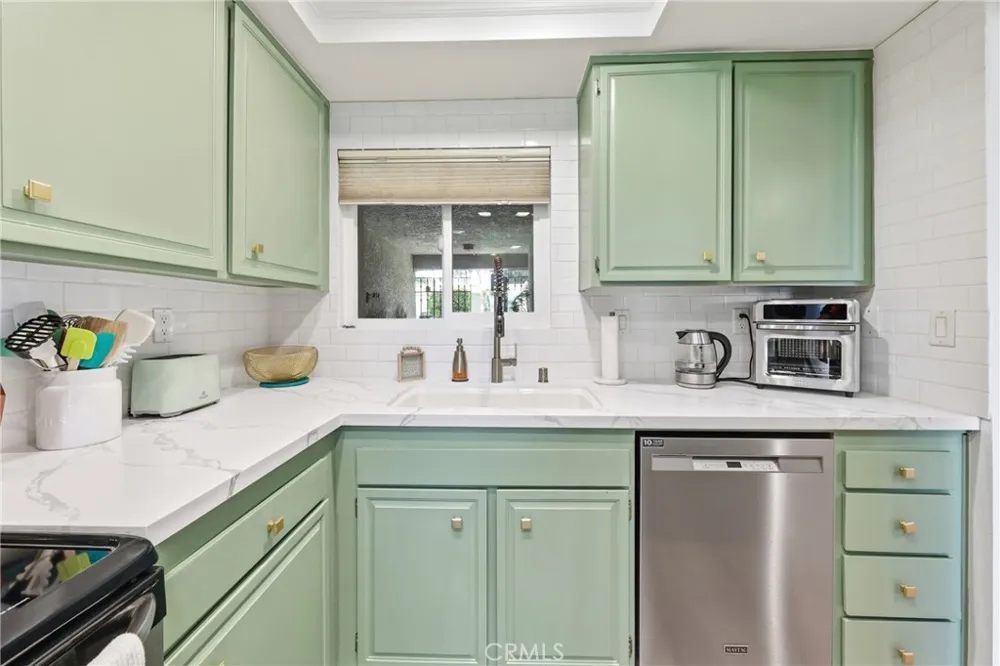 3364 Punta Alta Laguna Woods, CA 92637