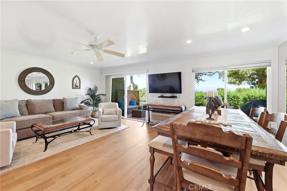 3364 Punta Alta Laguna Woods, CA 92637