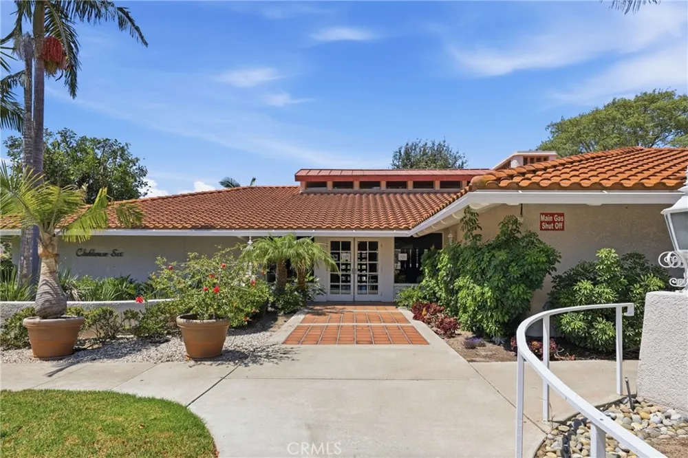 3364 Punta Alta Laguna Woods, CA 92637