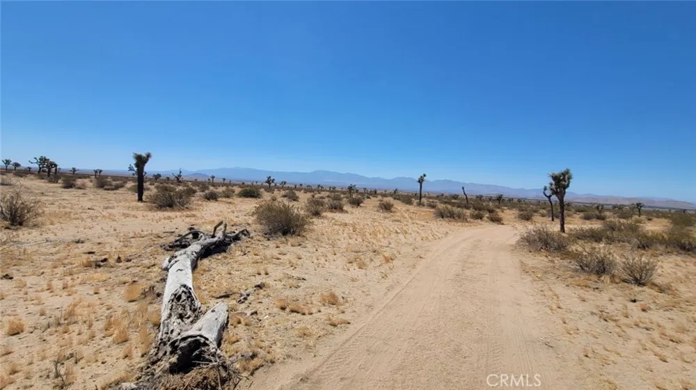 E Ave L6 Lancaster, CA 93535