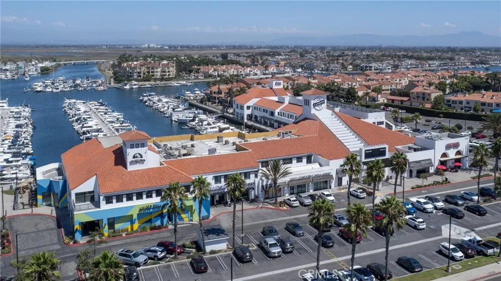 3211 Anne Huntington Beach, CA 92649
