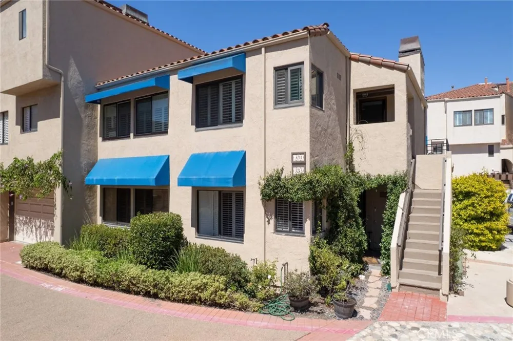 3211 Anne Huntington Beach, CA 92649