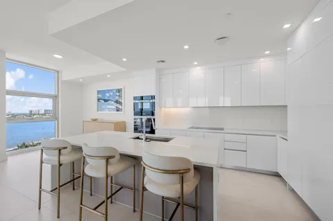 220 Lake Shore Drive #1001