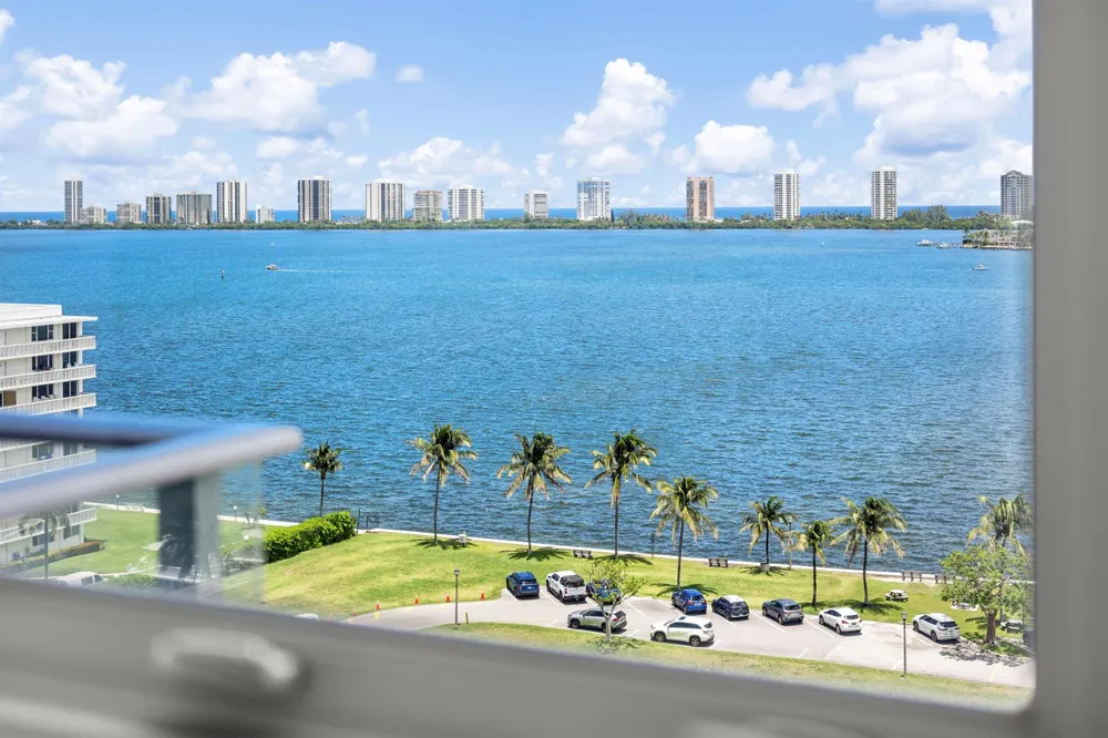 220 Lake Shore Drive #1001 Lake Park, FL 33403