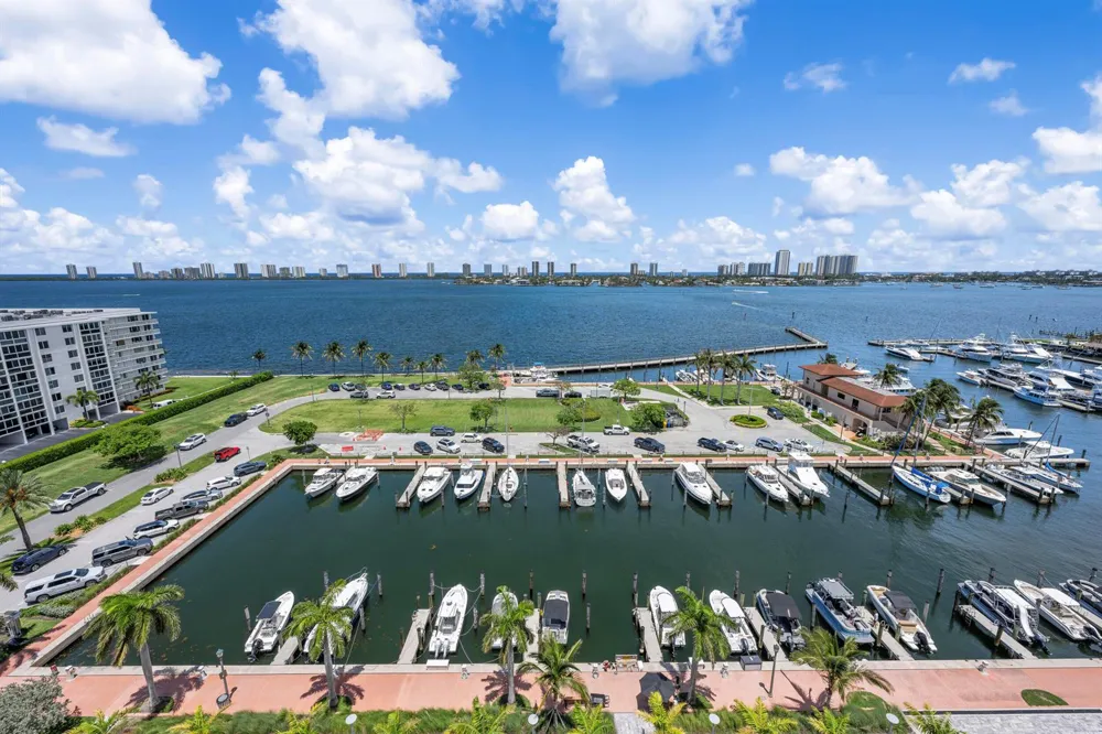 220 Lake Shore Drive #1001 Lake Park, FL 33403
