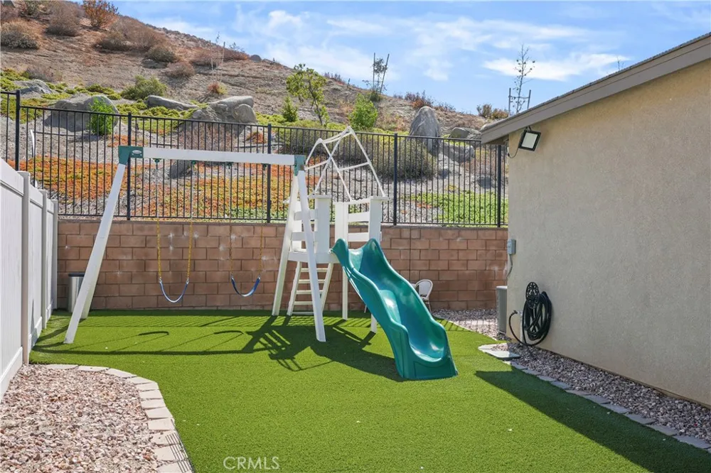 27462 Tyrrhenian Menifee, CA 92585