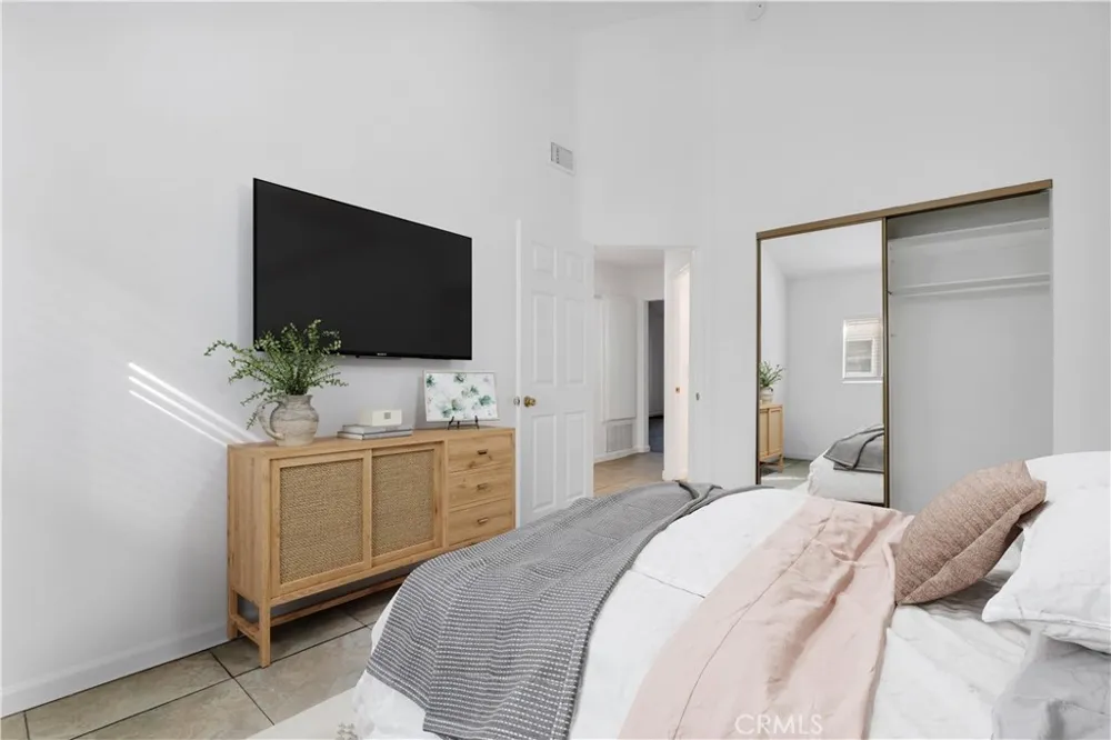 13144 Bromont Avenue #46 Sylmar, CA 91342