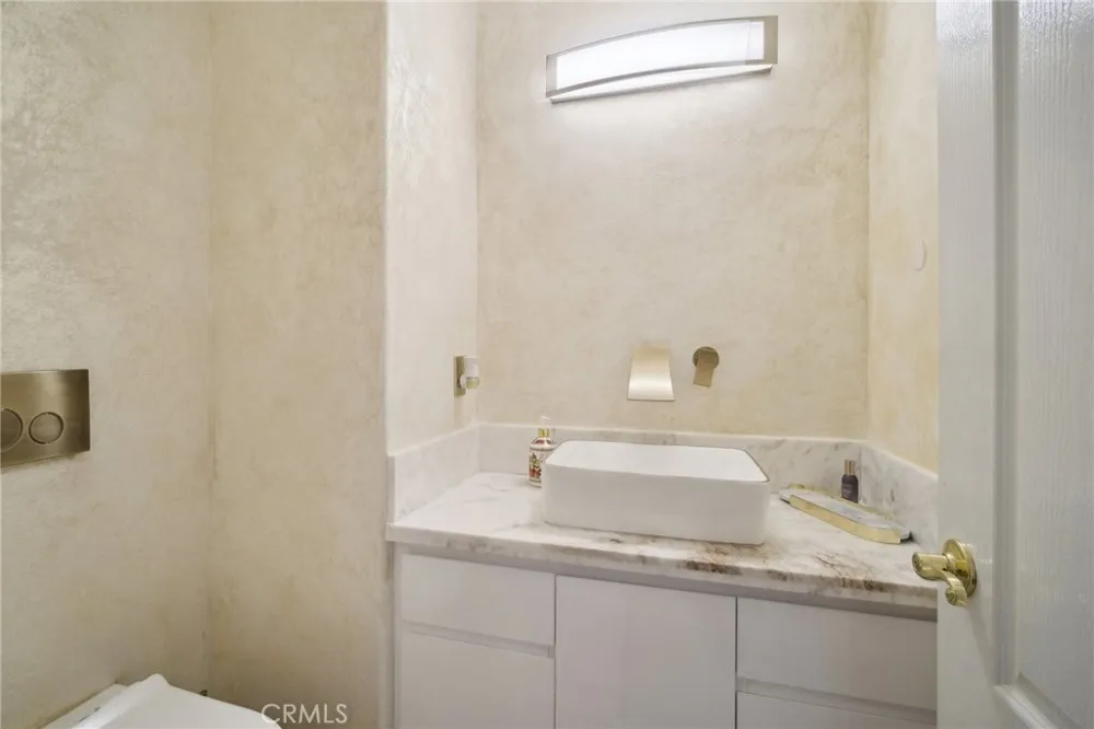 10659 Bloomfield Street Toluca Lake, CA 91602