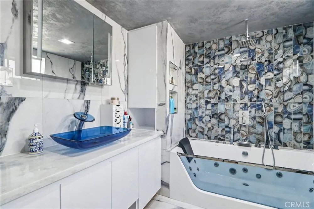 10659 Bloomfield Street Toluca Lake, CA 91602