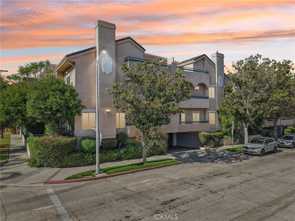10659 Bloomfield Street Toluca Lake, CA 91602