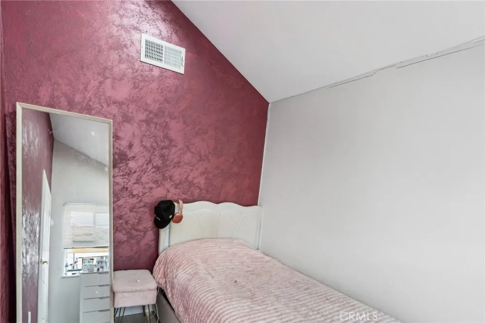 10659 Bloomfield Street Toluca Lake, CA 91602