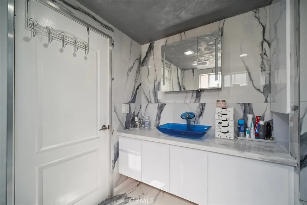 10659 Bloomfield Street Toluca Lake, CA 91602