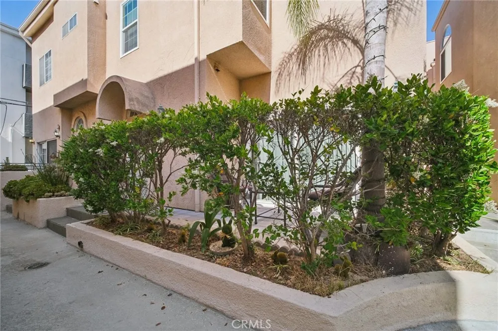 10659 Bloomfield Street Toluca Lake, CA 91602
